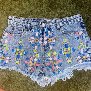 Super cute boutique shorts! I love them they just don’t fit me!